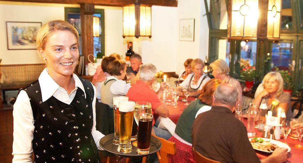 Hotel Gasthof Tirolerwirt ビショフスホーフェン エクステリア 写真